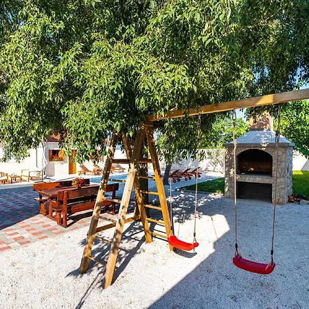 Dalmatia Pool Retreat Prázdninový dům *