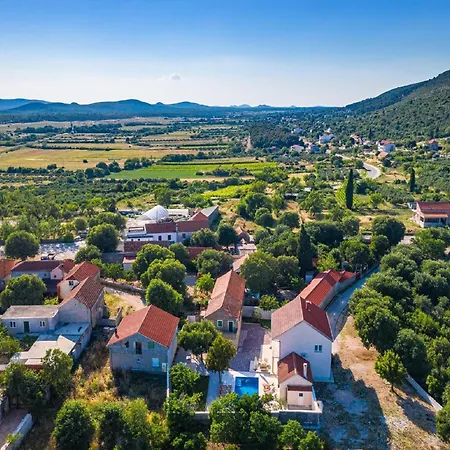 Σπίτι διακοπών Dalmatia Pool Retreat