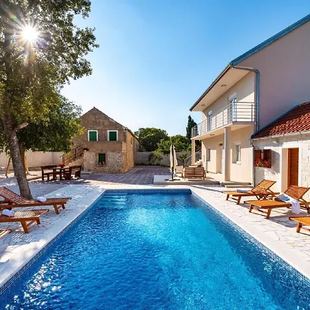 Holiday home Lovely In Stankovci With Private Swimming Pool Stankovci (Zadar)