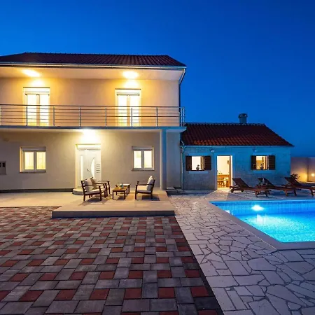 Lovely In Stankovci With Private Swimming Pool * Stankovci (Zadar)