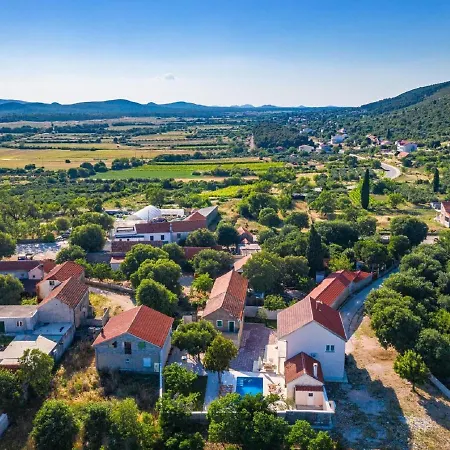 Holiday home Lovely In Stankovci With Private Swimming Pool