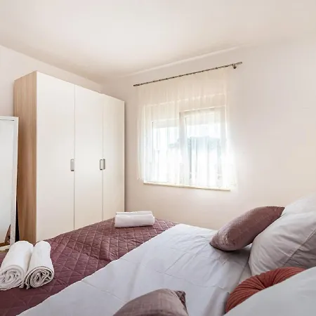 Holiday home Lovely In Stankovci With Private Swimming Pool