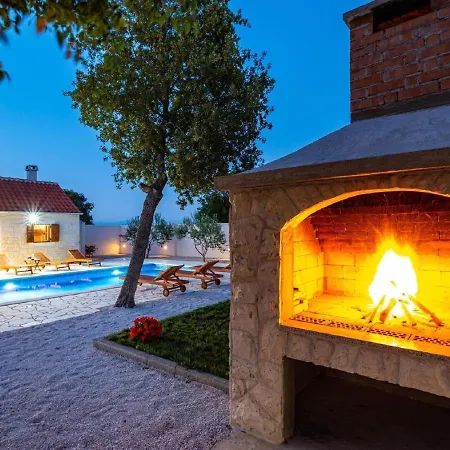 Lovely In Stankovci With Private Swimming Pool * Stankovci (Zadar)