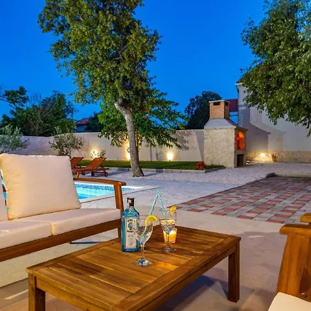 Holiday home Lovely In Stankovci With Private Swimming Pool *