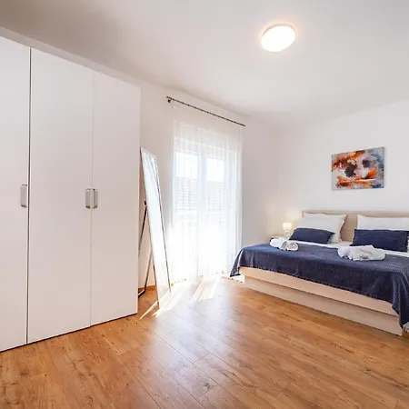 Dalmatia Pool Retreat