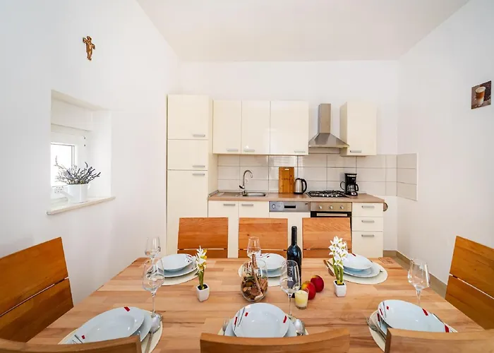 Dalmatia Pool Retreat Casa vacanze