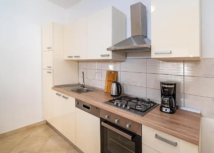 Dalmatia Pool Retreat Casa vacanze *