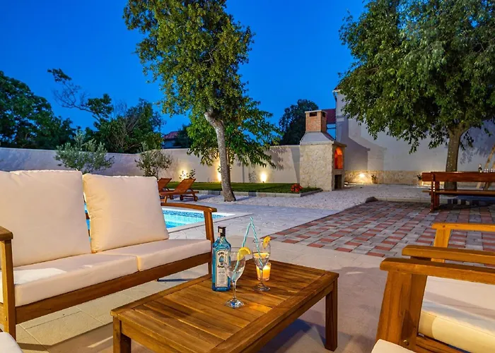 Dalmatia Pool Retreat *